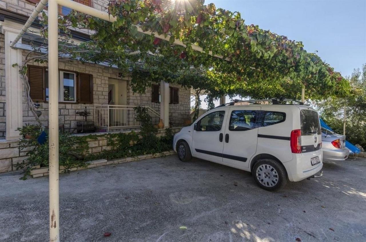 Apartments Lemar - With Parking Bol Zewnętrze zdjęcie